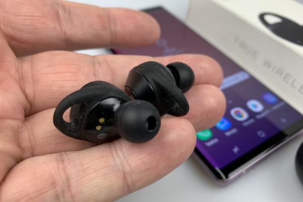 iHunt Ear Beatbox review: căşti Bluetooth hi-res foarte comode şi cu bas excelent (Video)