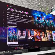 Samsung OLED 77S95F TV Review: 2 metri de televizor OLED, gata să îți încânte privirea + un AI care îți îmbunătățește experiența de cinema și chiar gaming