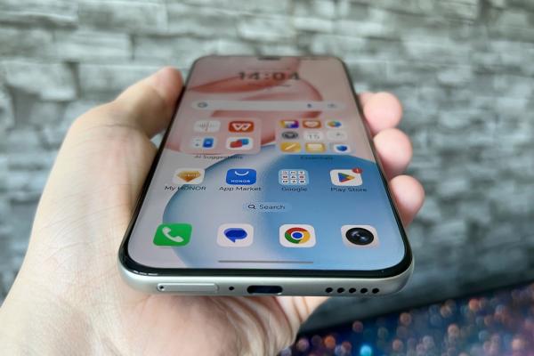 HONOR 400 Pro: Baterie care nu te lasa baltă nici la binging şi nici la corporaţie