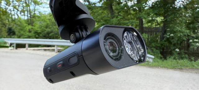 Prezentare Garmin Varia Vue: Cameră video 4K cu far de 600 lumeni și integrare în ecosistem Edge