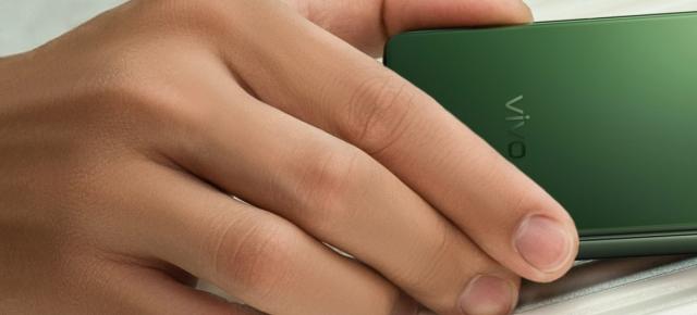 vivo X Fold5 promite protecție superioară la praf și apă pentru un pliabil; telefonul va rezista chiar și la plieri subacvatice