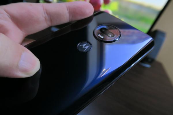 Motorola Moto G7 Plus: Cameră mai bună decât Moto G6 Plus la culori, stabilizare