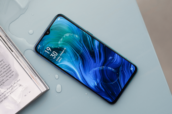 Oppo Reno A costă 300 euro și aduce procesor Snapdragon 710, certificare IP67