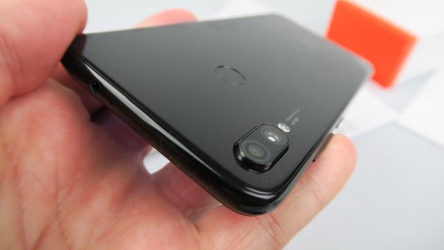 <b>Xiaomi Redmi Note 7: Camera oferă cam 80% din experienţa lui Xiaomi Mi A3, poate mai mult</b>Când ai fost ultima oară surprins de 2 ori la rând de o companie producătoare de telefoane? Mă refer la calitatea fotografiilor evident... E greu să o nimereşti de 2 ori la rând consecutiv. Uitaţi-vă la ZenFone Max Pro M1 (slab) şi la ZenFone Max Pro (M2)