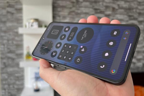 Nothing Phone (3a) Pro - Design