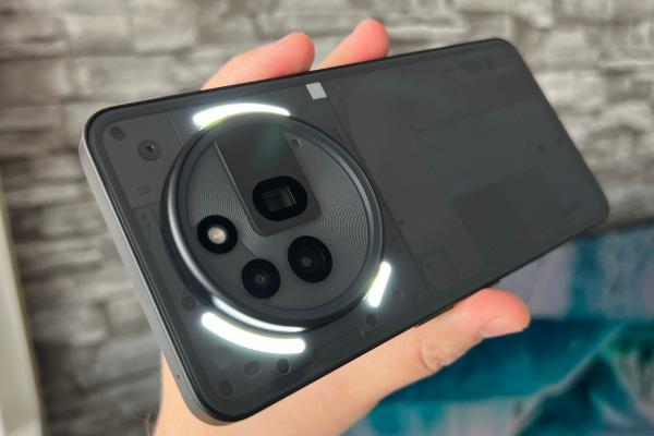 Nothing Phone (3a) Pro: Conectivitate pe acelaşi palier cu predecesorul