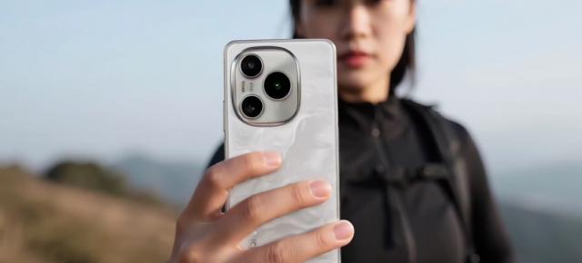Baterie de tabletă într-un telefon subțire? HONOR Power a debutat, cu acumulator de 8000 mAh și talie de doar 8 mm