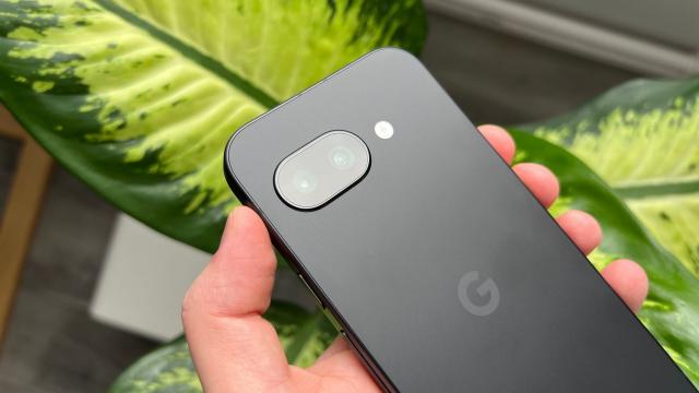<b>Google Pixel 9a review detaliat în limba română (Evaluare Mobilissimo)</b>Ghiocelul celor de la Google se numește Pixel 9a și este smartphone-ul ce a înflorit spre final de lună martie, mai precis pe data de 19 atunci când a debutat la nivel global. A sosit și în România în aceeași zi cu celalte mari piețe