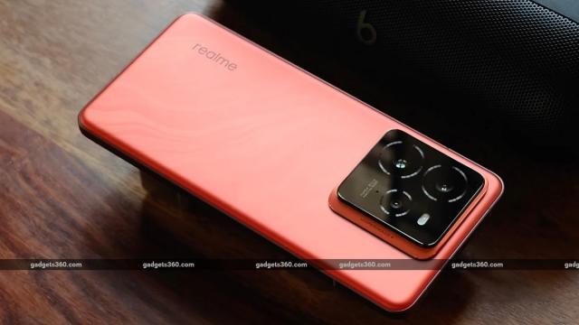<b>Realme GT 8 Pro apare în leakuri; Rezoluție 2K, cameră periscop și baterie peste medie</b>Se pare că Realme lucrează la un nou flagship, iar informațiile neoficiale despre GT 8 Pro încep deja să circule. Sursa este Digital Chat Station, un tipster destul de credibil din China, care a livrat în trecut detalii corecte despre telefoane înainte..