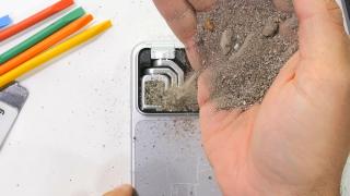 JerryRigEverything desface HONOR Robot Phone: gimbalul e spectaculos, nisipul mai puțin