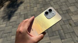 Redmi Note 17 Pro Max 5G: Design captivant pe nuanța Cloud Blush, care se bronzează dacă îl ții la soare