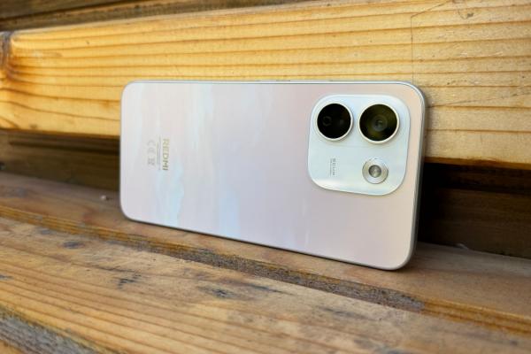 Redmi Note 17 Pro Max 5G: Cameră duală pricepută la close-up și detalii, selfie arătos