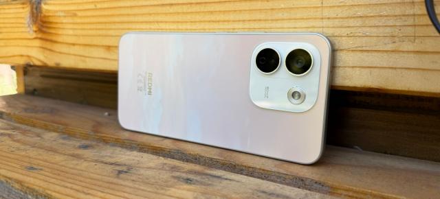 Redmi Note 17 Pro Max 5G: Cameră duală pricepută la close-up și detalii, selfie arătos