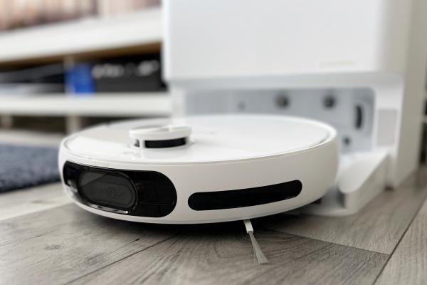 EZVIZ RS20 Pro Review: Aspiratorul robot pregătit serios pentru curățenia de Paște, spală și aspiră ca un supercar RS