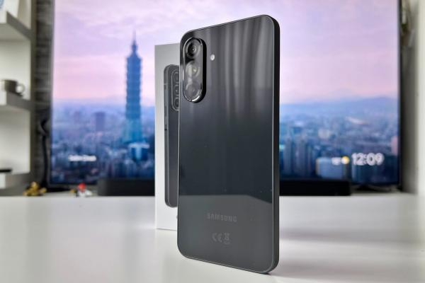 Samsung Galaxy A36 - Unboxing