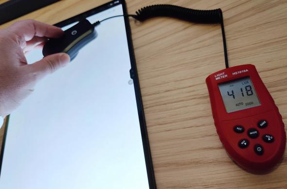 Luminozitate display Samsung Galaxy Tab S8 Ultra 5G: Samsung-Galaxy-Tab-S8-Ultra-5G_014.jpg