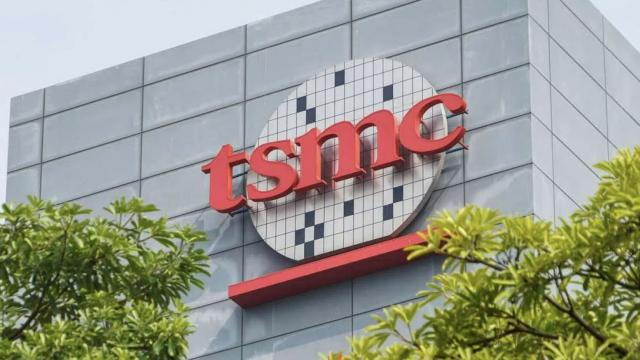 <b>Ce consecinţe ar putea avea invazia Taiwanului asupra TSMC şi segmentului smartphone; O nouă criză a cipurilor?</b>În aceste zile toată lumea discuta despre vizita lui Nancy Pelosi în Taiwan şi despre represaliile cu care a ameninţat China. Poate avea loc chiar o invazie a Taiwanului, care ar afecta cel mai mare producător de chipuri al momentului, TSMC
