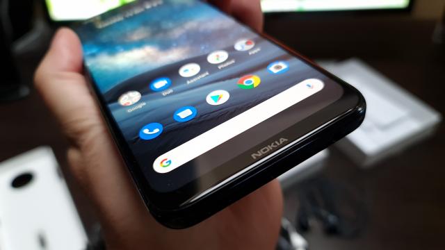 <b>Nokia 8.3 5G: Acustică mai bună la jocuri decât la muzică</b>Nokia 8.1 încă este un reper uriaş în ierarhia noastră de teste acustice şi nici măcar nu a fost o coincidenţă, pentru că şi Nokia 8 a stat bine. Nokia 8.3 5G soseşte cu aşteptări mari deci. E drept că are un singur difuzor amplasat jos şi mai e şi unul c