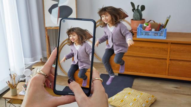 <b>Nokia 5.4 este aici și vine cu procesor Snapdragon 662, baterie de 4000 mAh și cameră foto quad în spate</b>Dis-de-dimineață avem parte de o lansare din partea celor de la HMD Global, cea a telefonului de buget intitulat Nokia 5.4 care din punct de vedere hardware nu impresionează după cum veți descoperi 