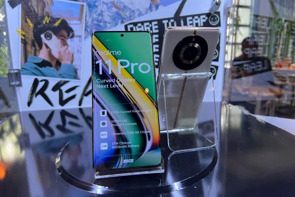 Eveniment lansare realme 11 Pro