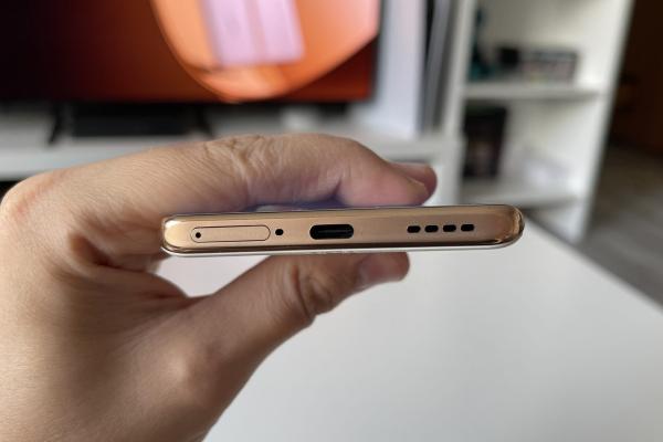 realme 11 Pro+: Acustică stereo echilibrată cu difuzoare stereo și sunet clar redat