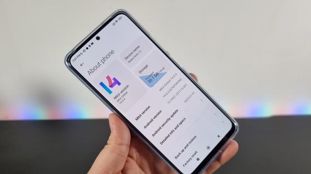 <b>Redmi Note 12 4G: OS, UI și aplicații cu MIUI 13 aplicat peste Android 12, experiență de utilizare familiară, intuitivă</b>La fel ca toate modelele din serie, Redmi Note 12 4G vine cu noua interfață MIUI 14, doar că ea e aplicată peste Android 12. Mi-ar fi plăcut să văd Android 13 din fabrică având în vedere că telefonul va primi doar două actualizări majore de OS