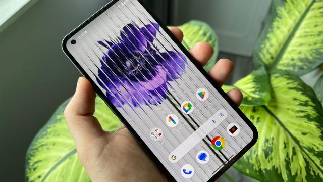 <b>Nothing Phone (1) va primi actualizarea la Android 14 la scurt timp de la sosirea noului model; Când vine update-ul?</b>Nothing este un brand care comunică mult cu baza sa de utilizatori, până și CEO-ul Carl Pei oferind pe contul personal de Twitter detalii despre cele mai noi produse și anunțuri ale companiei. Asta se întâmplă și astăzi, moment în care oficialul 