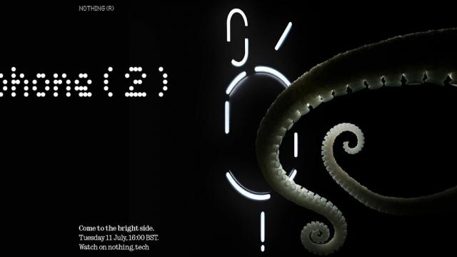 <b>Nothing Phone (2) foloseşte tactica companiilor chineze de acum câţiva ani: copiază iPhone 15 Pro cel încă nelansat</b>Cei de la Phone Arena au un editorial interesant pe tema strategiei gândite de Carl Pei pentru Nothing Phone (2). Undeva între laudă şi insultă, ei consideră că Nothing a "copiat" iPhone 15 Pro înainte de lansare. Asta mi-a amintit de strategia 