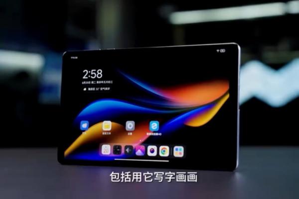 Lenovo Legion Y700 (2023) primeşte un hands on: tabletă de gaming cu 2 porturi USB-C