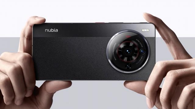 <b>ZTE nubia Z50S Pro a debutat! Cameraphone cu CPU Snapdragon 8 Gen 2 în ediție specială, cu o cameră principală de 35mm și diafragmă cu deschidere variabilă</b>Ziua de 20 iulie ne aduce o lansare specială din partea ZTE nubia. Deși telefoanele companiei ajung rar în Europa, noul model nubia Z50S Pro merită detaliat, întrucât introduce tehnologii noi la capitolul foto, aduce un design îndrăzneț și un procesor