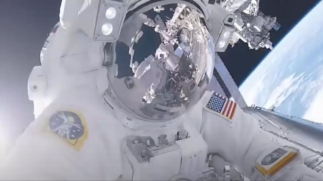<b>NASA a lansat propria platformă de streaming, NASA+; Ce puteţi viziona acolo?</b>NASA a investit mult în ultima vreme în misiuni ca Artemis pentru o nouă aselenizare, dar şi în cele pentru a ajunge pe Planeta Marte. Pe Pământ în schimb a investit mult în prezenţa sa online şi tocmai a lansat propria platforma de streaming, NASA+