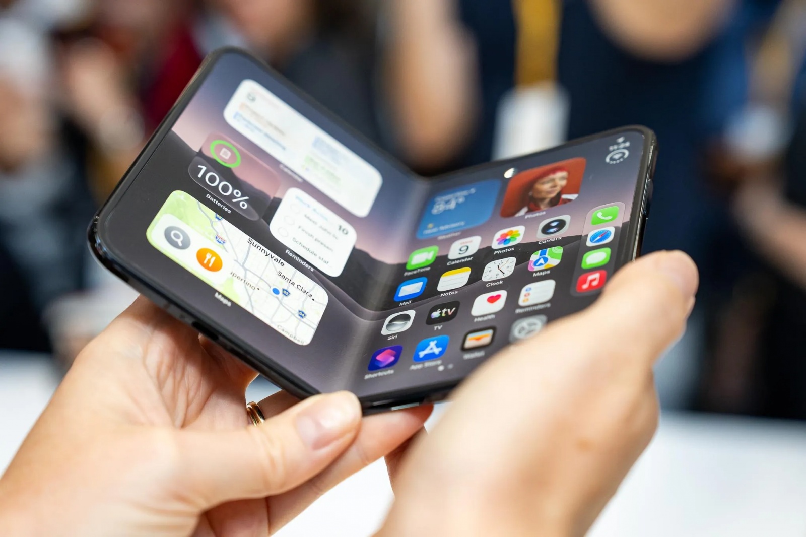 iPhone Duo se lasă așteptat și în România; Ce termene de livrare apar la precomandă