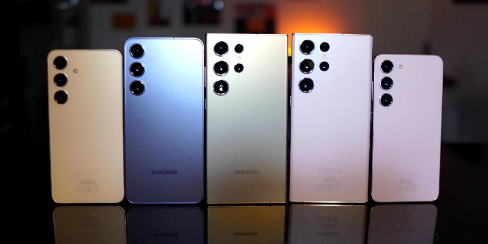 Samsung ar produce mai puține telefoane Galaxy; Memoriile pentru AI aduc bani, dar scumpesc smartphone-urile