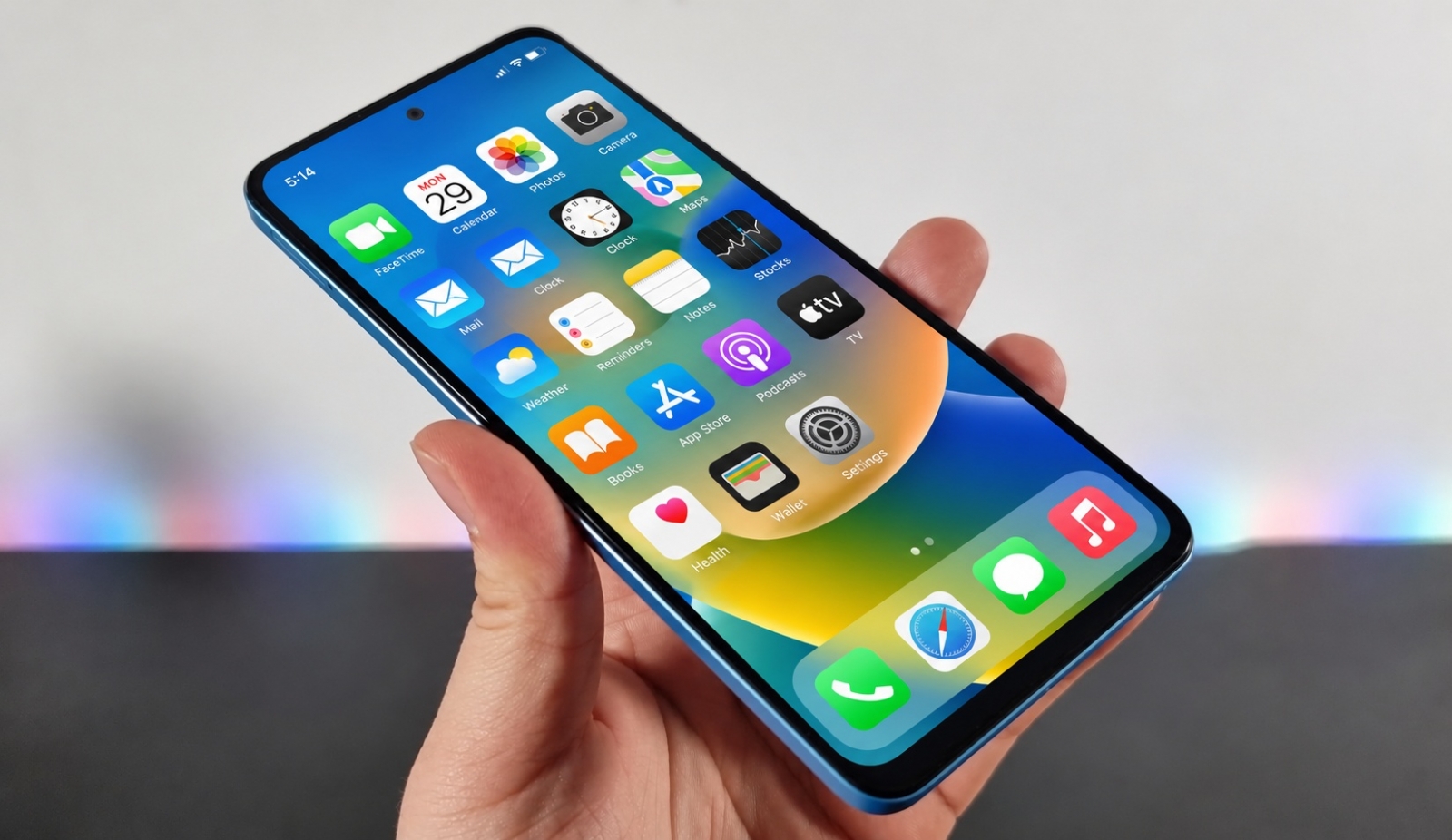 De la Android la iOS 16: un dezvoltator a reușit să ruleze sistemul de operare Apple pe un Redmi Note 12 4G
