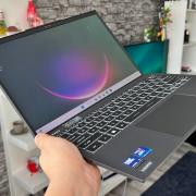Am găsit laptop-ul ideal pentru productivitate! MSI Prestige 13 AI+ EVO (A2VMG) are tot ce vrei, de la ecran OLED până la Intel Core Ultra, autonomie și MULT AI