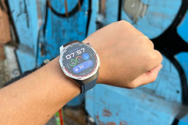 Huawei Watch GT 5 Pro primește noutăți software pe partea de funcții Health; Iată cât mai costă ceasul local