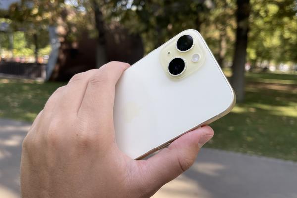 Apple domină piața globală de smartphone-uri, urmată de Samsung și Xiaomi; Care e cel mai bine vândut iPhone?