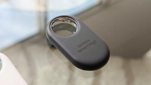 <b>Galaxy SmartTag poate fi folosit acum și cu telefoane non-Samsung, folosind aplicația uTag</b>Cred că mulți sunt deja familiarizați cu trackere de localizare precum Apple AirTag, respectiv Galaxy SmartTag. Cred că un minus enorm în cazul acestor device-uri e că funcționează doar cu anumite dispozitive, iar companiile nu au ajuns la un numitor