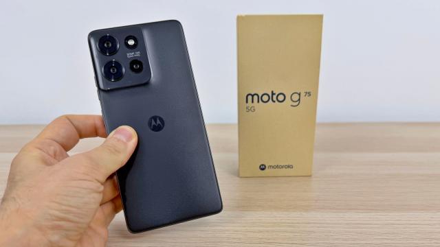<b>Motorola moto g75 5G review detaliat în limba română (Evaluare Mobilissimo)</b>"Dar Motorola când mai testezi?" e o întrebare cât se poate de justă, pentru că nu am mai testat de ceva vreme un Moto. Iar cel de faţă surprinde prin 3 aspecte: senzorul Flicker al camerei din spate, certificarea militară 