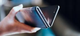 Microsoft a brevetat un dispozitiv triplu pliabil, similar cu Surface Duo ca formă; Avem schițele sale!