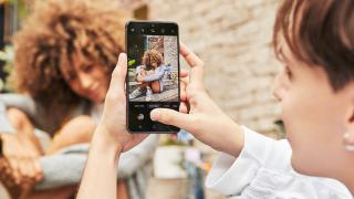 Preț și disponibilitate Samsung Galaxy S21 FE 5G în România (+ căști wireless Galaxy Buds2 cadou)