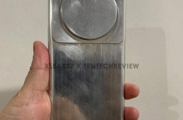 Xiaomi 12 Ultra - Macheta: Xiaomi-Mi-12-Ultra-5G-back.jpg