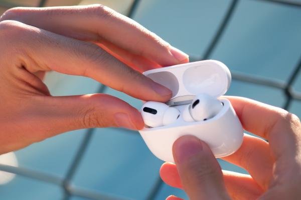 Apple AirPods Pro 2 ar sosi în toamna acestui an; Analistul Ming-Chi Kuo dezvăluie câteva detalii despre noua pereche de căști