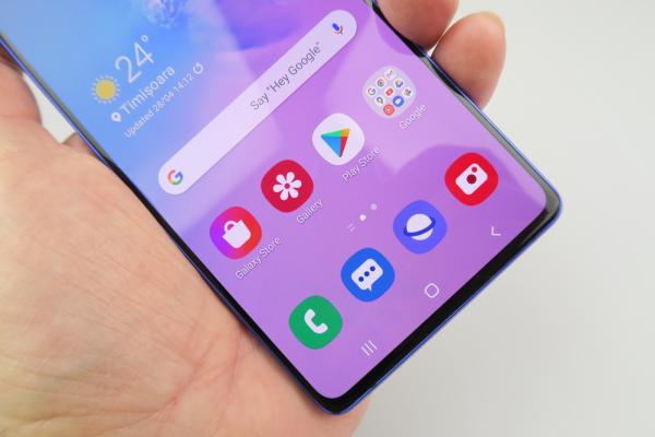 Samsung aduce Android 12 și pe smartphone-ul Galaxy S10 Lite care făcea senzație înainte de Galaxy S FE