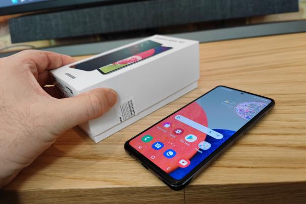 Samsung Galaxy A52s 5G - Unboxing
