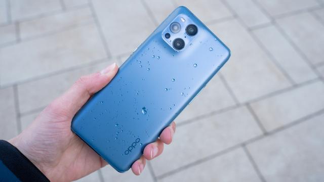 <b>Seria OPPO Find X4 va fi prezentată până la sfârșitul lunii martie 2022, poate chiar mai devreme; Sunt așteptate modele cu CPU Dimensity 9000 și Snapdragon 8 Gen 1</b>Nu cu mult timp în urmă debuta primul smartphone cu procesor flagship de nouă generație la interior - Motorola Edge X30. Totuși, mai multe modele cu acest CPU la interior vor debuta abia în 2022, iar Qualcomm are parte de competiție serioasă