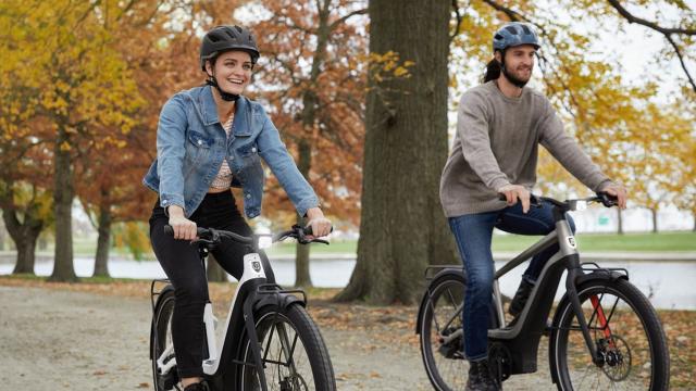 <b>Bicicletele electrice Serial 1, powered by Harley Davidson, sunt disponibile în România! Iată căt costă și ce caracteristici au</b>În 2021 aflam despre existența brandului Serial 1, fondat împreună cu Harley Davidson, marele producător american de motociclete. Bicicletele electrice din portofoliul companiei au ajuns într-un final și pe plan local, putând fi cumpărate oficial