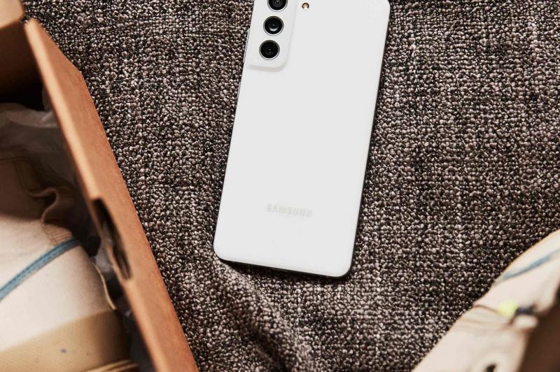 Samsung Galaxy S21 FE - Fotografii oficiale: 031_lifestyle_galaxy_s21_fe_5g.jpg