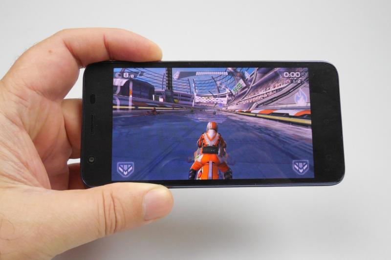 Allview V2 Viper - Galerie foto Mobilissimo.ro: Allview-V2-Viper-Galerie-foto-Mobilissimo.ro_027.jpg