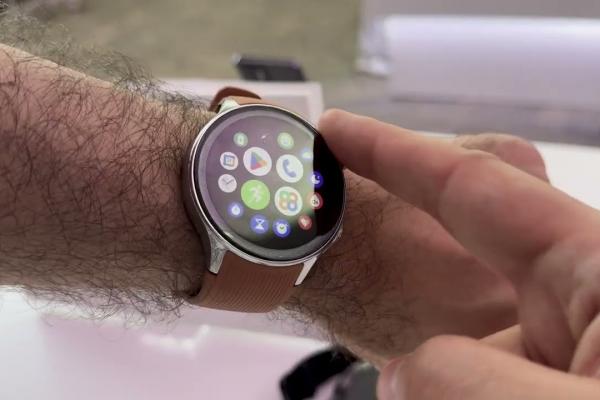 Hands-on cu OPPO Watch X: ceasul inteligent lansat la Ibiza, cu autonomie de peste 100 de ore, design elegant, peste 100 de moduri sport
